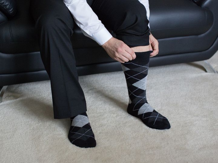 Footwear with Flair: Judaica Elements in Modern Men's Dress Socks