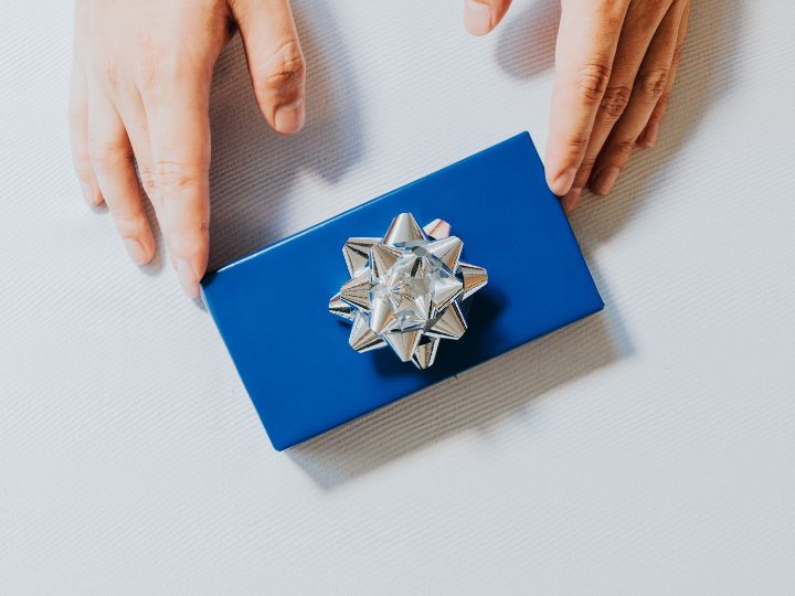 From Chai to Chuppah: Do's and Don'ts of Jewish Wedding Gift-Giving